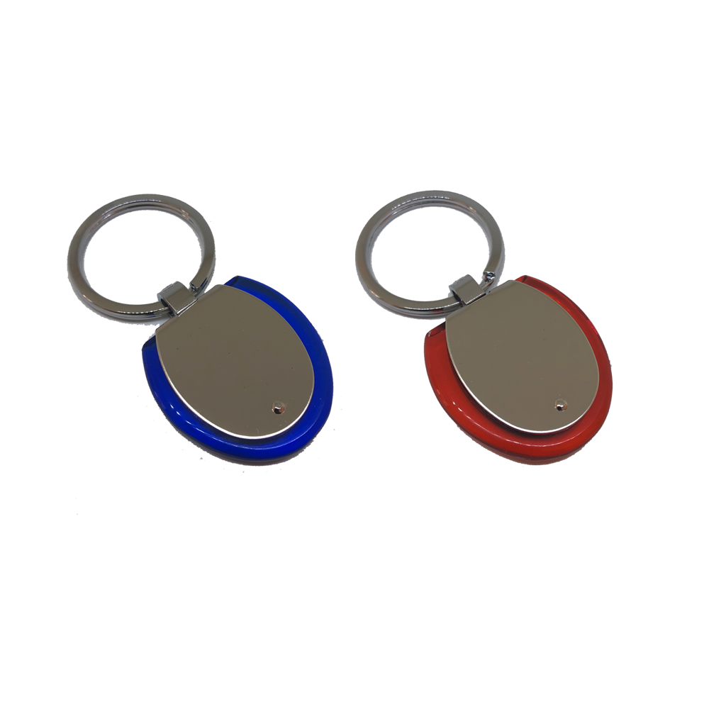  Гравиран ключодържател в червено или синьо